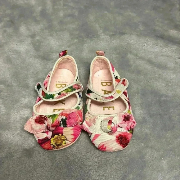 Baker by Ted Baker - White Floral Mary Jane Padders. Size 6-12 months - Picture 2 of 6